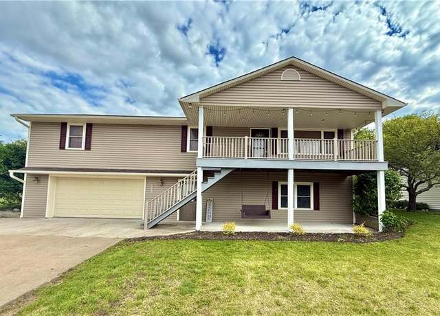 Property at 302 W 16th St, Maryville, MO 64468, 4 beds, 3 baths