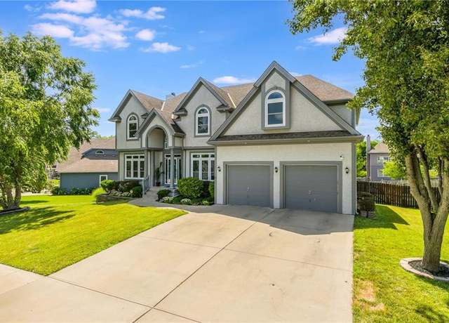 Property at 4000 SW Boulder Dr, Lee's Summit, MO 64082, 5 beds, 5.5 baths