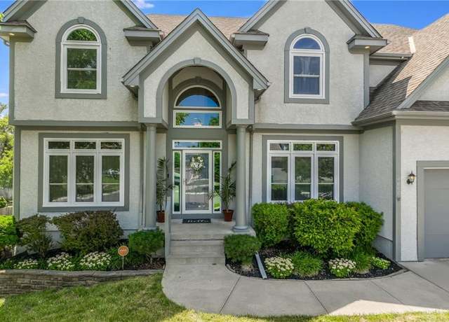 Property at 4000 SW Boulder Dr, Lee's Summit, MO 64082, 5 beds, 5.5 baths