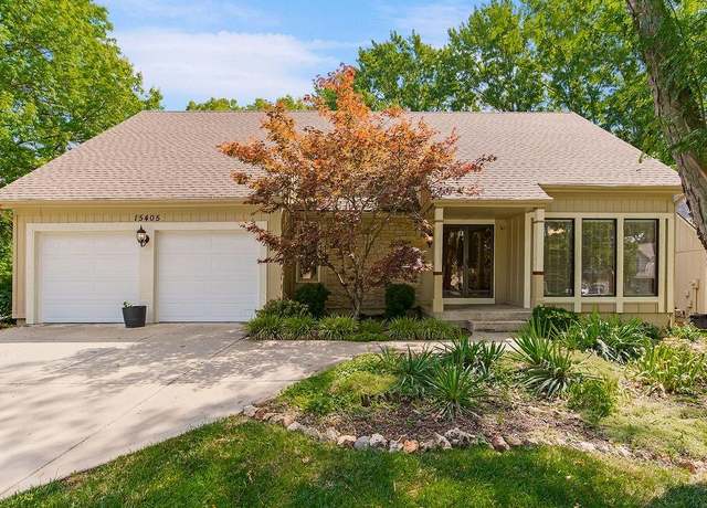 Property at 15405 W 90th St, Lenexa, KS 66219, 4 beds, 2.5 baths