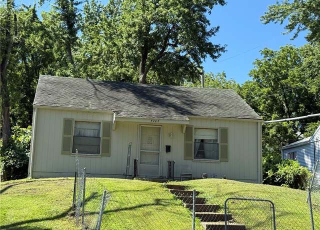 Property at 5205 Locust Ave, Kansas City, KS 66106, 2 beds, 1 bath