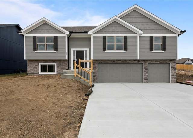 Property at 1320 N Holland Ct, Independence, MO 64056, 3 beds, 2 baths
