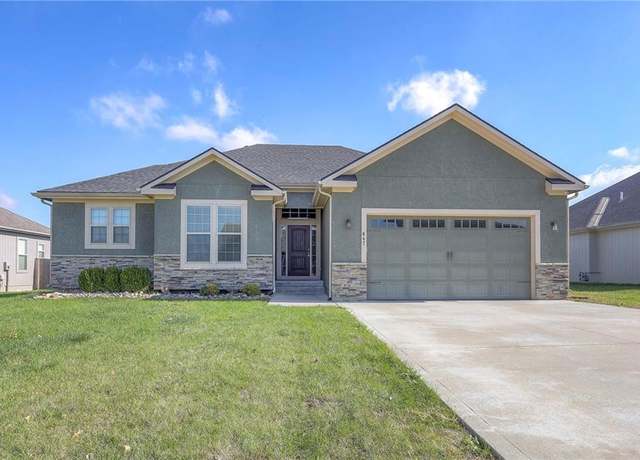 Property at 647 SW Crestview Dr, Grain Valley, MO 64029, 4 beds, 3 baths