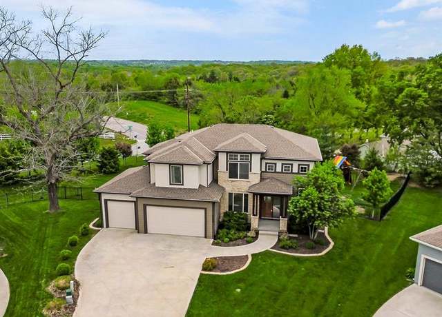 Property at 7225 NW Lundergan Ct, Parkville, MO 64152, 4 beds, 3.5 baths