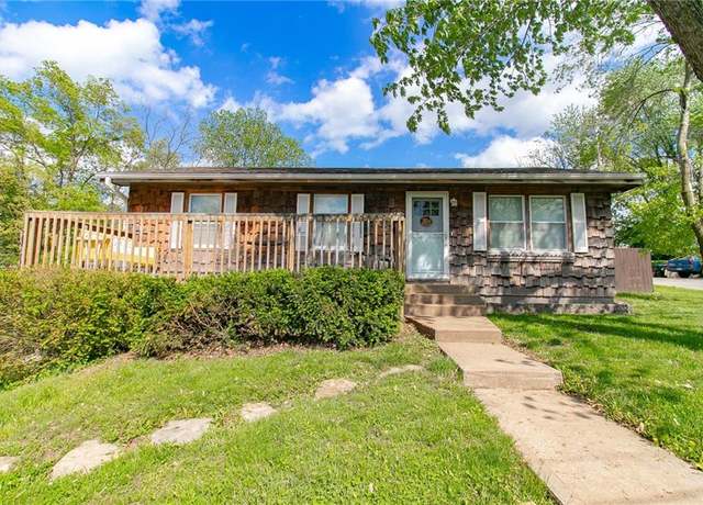 Property at 400 N Boardman St, Pleasant Hill, MO 64080, 3 beds, 1.5 baths