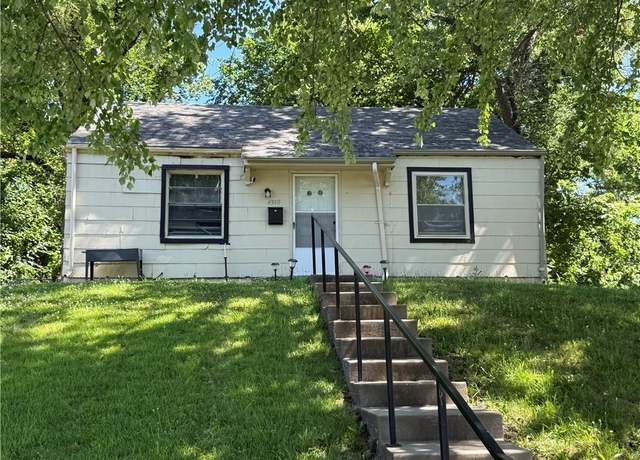 Property at 4910 Vista St, Kansas City, KS 66106, 2 beds, 1 bath