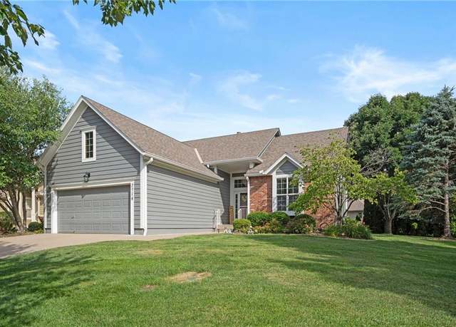 Property at 2714 S Brentwood Dr, Independence, MO 64055, 3 beds, 2.5 baths