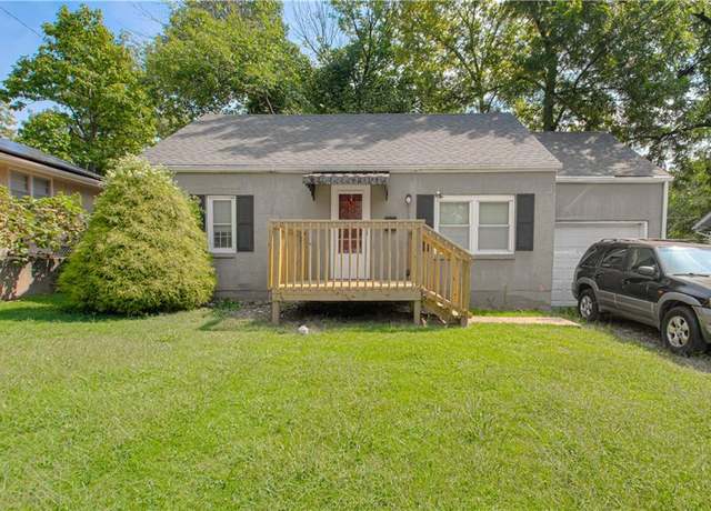 Property at 1927 S Ash Ave, Independence, MO 64052, 2 beds, 1 bath
