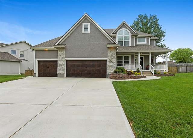 Property at 15916 E 77th Ter, Kansas City, MO 64139, 5 beds, 4.5 baths