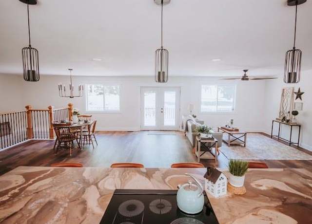 Property at 20513 Lowemont Rd, Easton, KS 66020, 4 beds, 2.5 baths