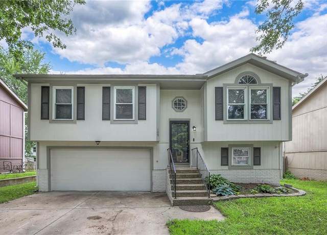 Property at 109 NW 111th Ter, Kansas City, MO 64155, 3 beds, 1.5 baths