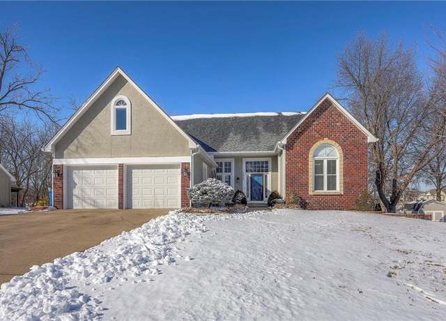 Property at 2440 NW Shady Bend Ln, Lee's Summit, MO 64081, 4 beds, 4.5 baths