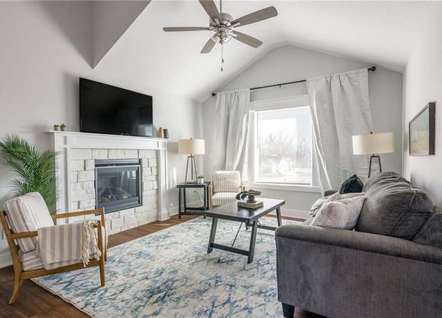 Property at 2081 Rock Bridge Pkwy, Excelsior Springs, MO 64024, 4 beds, 3 baths