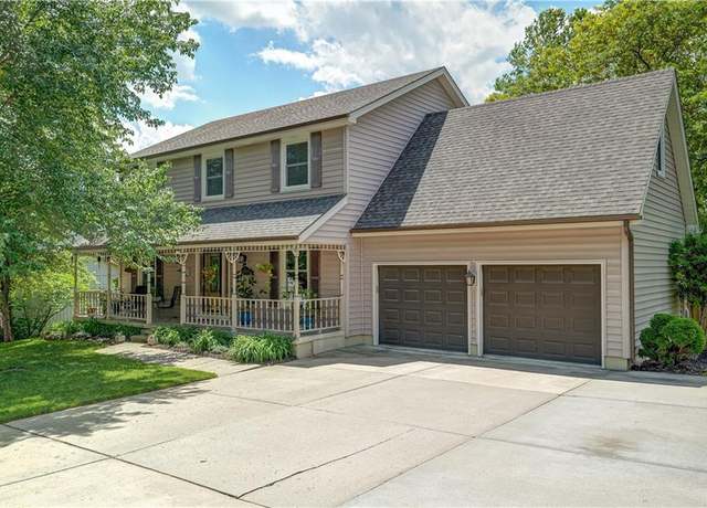 Property at 5004 S Tierney Dr, Independence, MO 64055, 4 beds, 3.5 baths