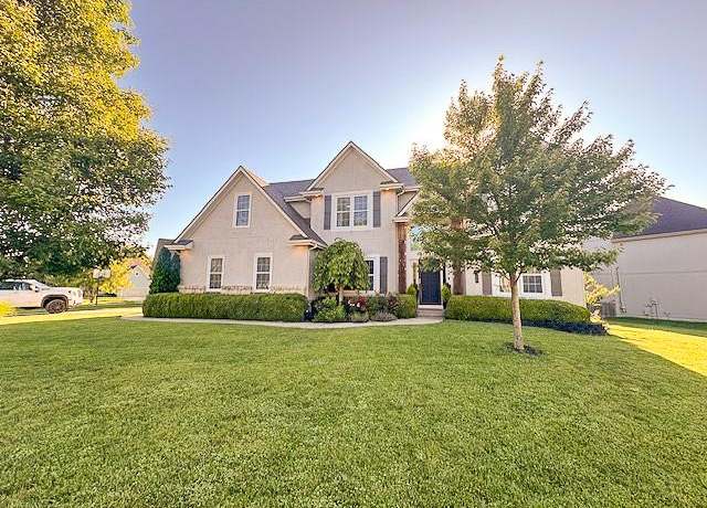 Property at 1101 SW Sunflower Dr, Lee's Summit, MO 64081, 4 beds, 3.5 baths