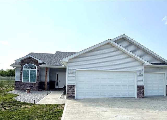 Property at 66 SE 451 Rd, Warrensburg, MO 64093, 3 beds, 2 baths