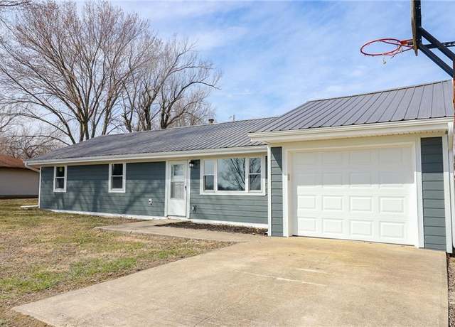 Property at 208 SW 1671st Rd, Kingsville, MO 64061, 3 beds, 1 bath