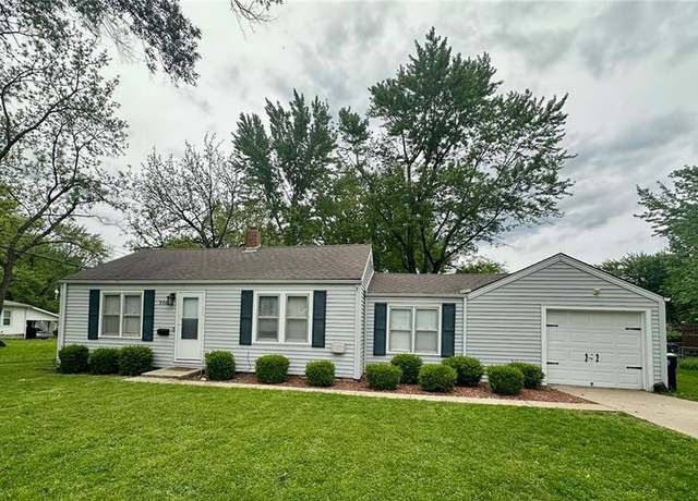 Property at 906 W 84th St, Kansas City, MO 64114, 2 beds, 1 bath