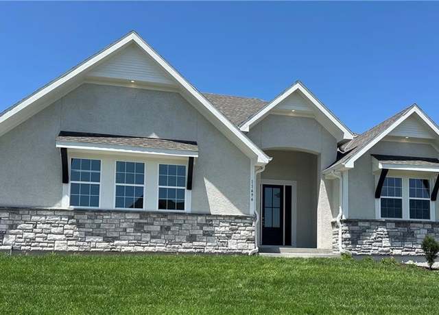 Property at 11494 S Longview Rd, Olathe, KS 66061, 4 beds, 4 baths