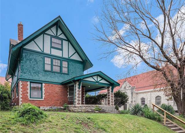 Property at 3839 Harrison Blvd, Kansas City, MO 64109, 5 beds, 2.5 baths