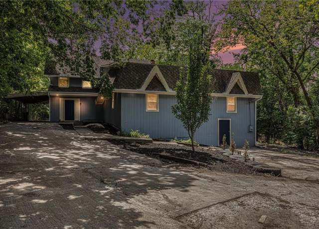 Property at 5615 E 56th St, Kansas City, MO 64130, 4 beds, 2 baths