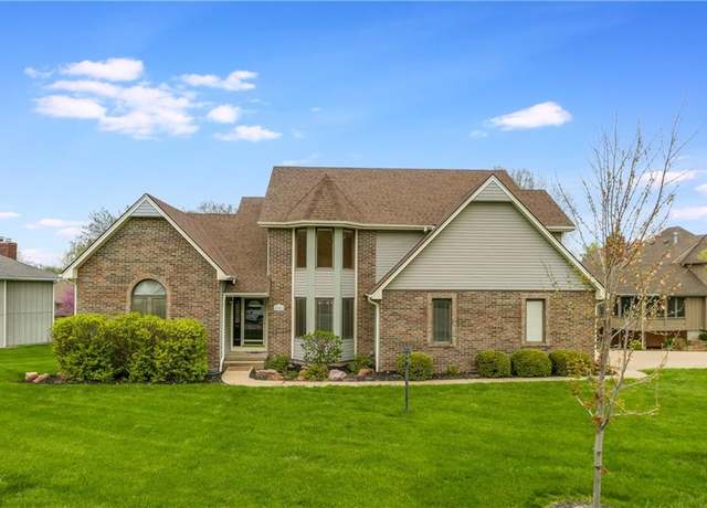 Property at 2301 Buckingham St, St Joseph, MO 64506, 4 beds, 3.5 baths