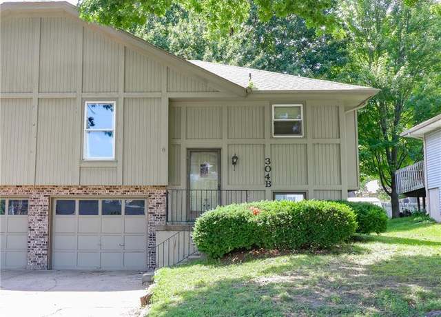 Property at 304 NE Independence Ave Unit B, Lee's Summit, MO 64063, 3 beds, 2 baths