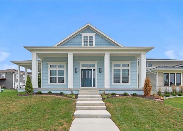 Property at 1021 SW Redbuck Cir, Lee's Summit, MO 64081, 3 beds, 3.5 baths