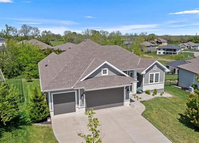 Property at 22622 W 87th Ter, Lenexa, KS 66227, 4 beds, 4 baths