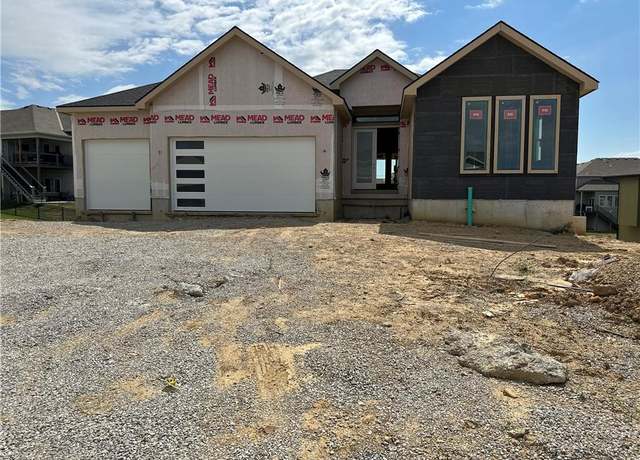 Property at 8203 NW 89th Ter, Kansas City, MO 64153, 4 beds, 3 baths