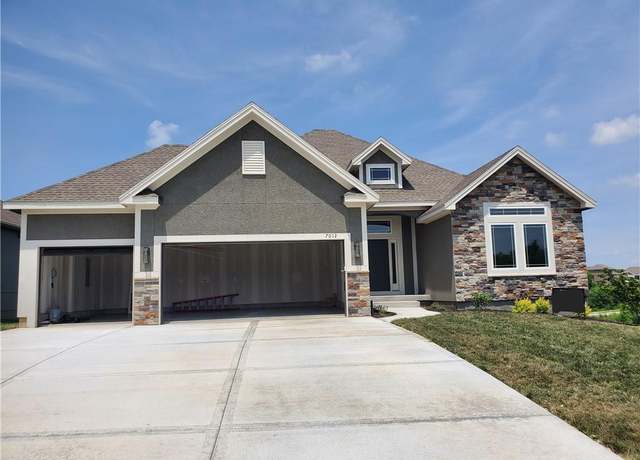 Property at 7012 NE 102nd Ct, Kansas City, MO 64156, 4 beds, 3 baths
