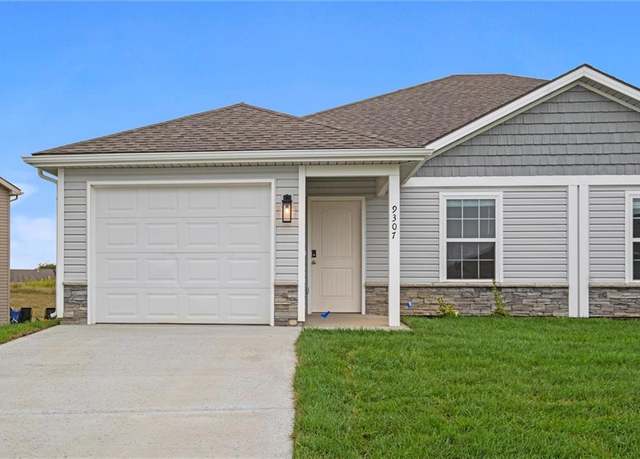 Property at 3913 NW 93rd St, Kansas City, MO 64154, 3 beds, 2 baths