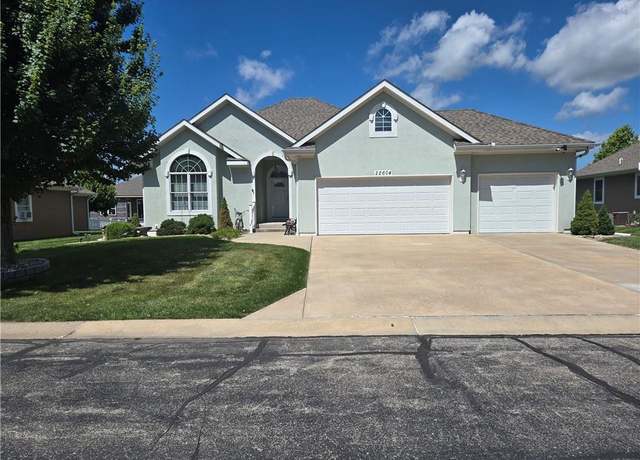 Property at 22604 Vincent St, Peculiar, MO 64078, 2 beds, 2.5 baths
