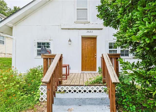 Property at 3523 Mitchell Ave, St Joseph, MO 64507, 3 beds, 1 bath