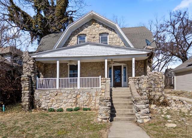 Property at 214 Cliff Dr, Excelsior Springs, MO 64024, 3 beds, 1.5 baths