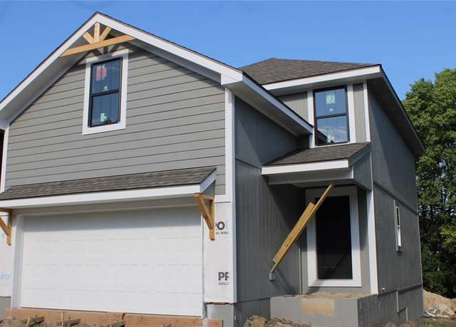 Property at 11222 N Oak Trfy, Kansas City, MO 64155, 4 beds, 3.5 baths