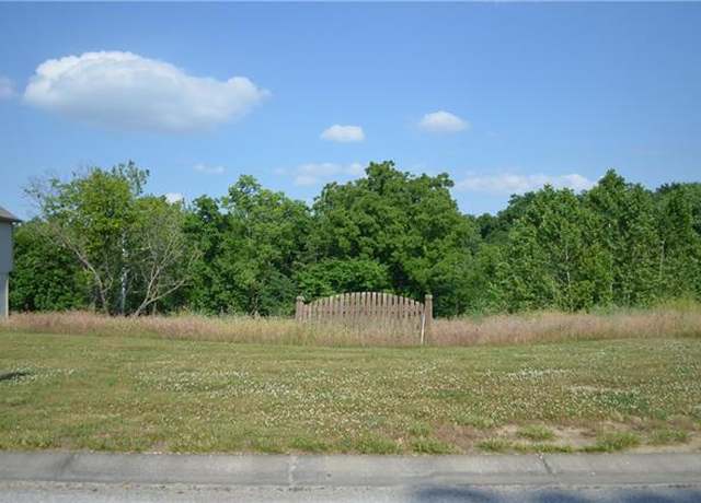 Property at 6912 N Myrtle Ave, Gladstone, MO 64119