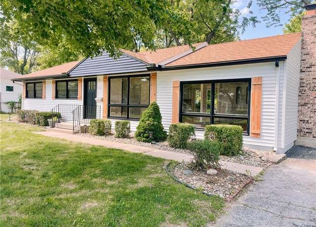 Property at 408 W 101st Ter, Kansas City, MO 64114, 4 beds, 2 baths
