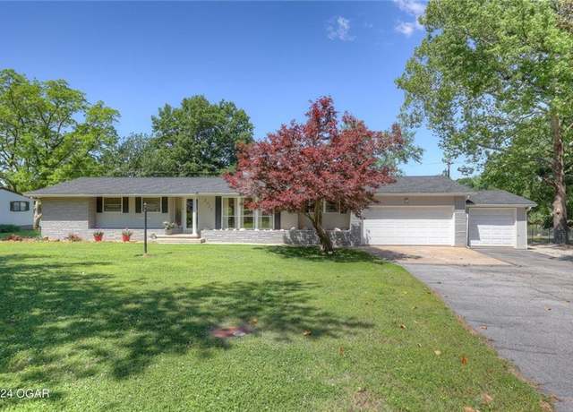 Property at 2321 Cherokee Ave, Baxter Springs, KS 66713, 4 beds, 2 baths