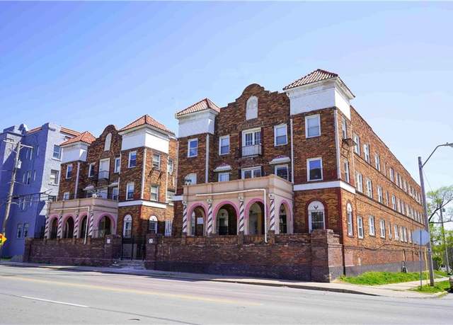 Property at 115-119 W 39th St, Kansas City, MO 64111, 33 beds