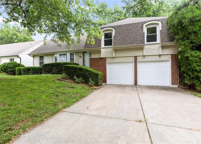 Property at 10025 Mastin Dr, Overland Park, KS 66212, 4 beds, 2.5 baths
