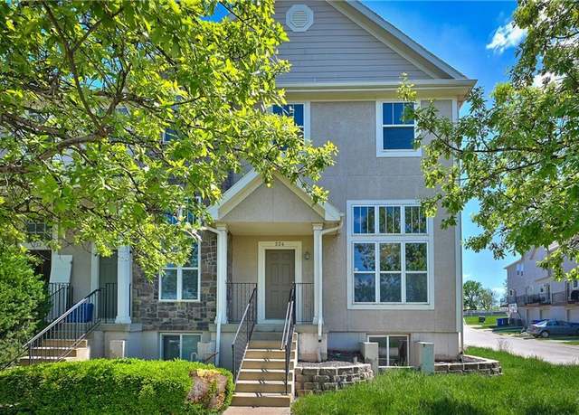 Property at 224 N Hedge Ln, Olathe, KS 66061, 4 beds, 2.5 baths