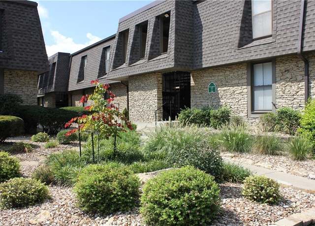 Property at 7433 W 102nd Ct, Overland Park, KS 66212, 1 bed, 1 bath
