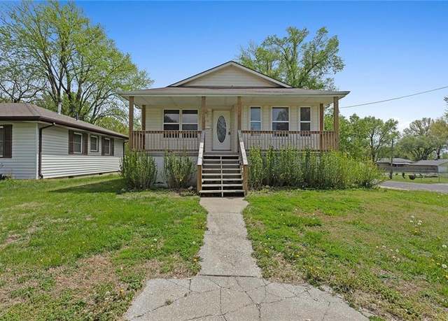 Property at 526 S 2nd St, Odessa, MO 64076, 3 beds, 3 baths