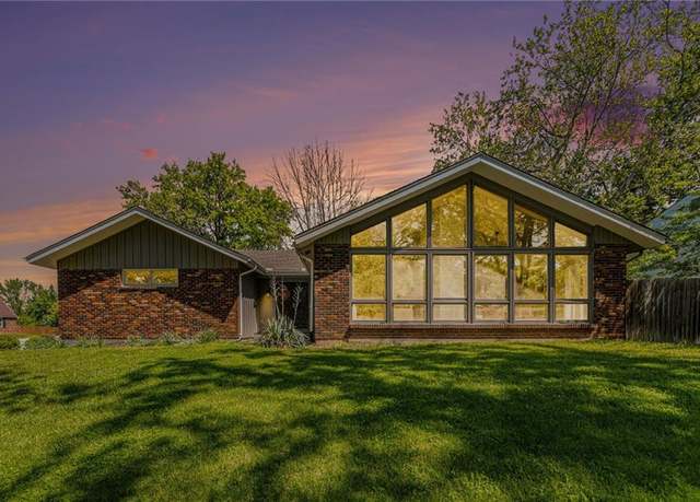 Property at 3716 Birchwood Dr, Kansas City, MO 64137, 3 beds, 2 baths