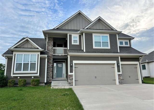 Property at 10500 N Randolph Ave, Kansas City, MO 64157, 4 beds, 3.5 baths