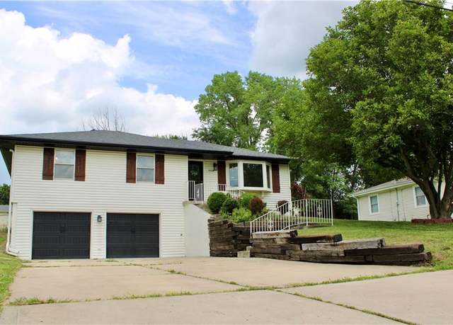 Property at 6314 NE Pleasant Valley Rd, Kansas City, MO 64119, 3 beds, 2 baths
