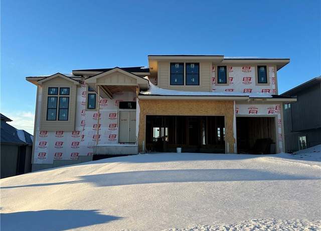 Property at 11468 S Violet St, Olathe, KS 66061, 6 beds, 4 baths