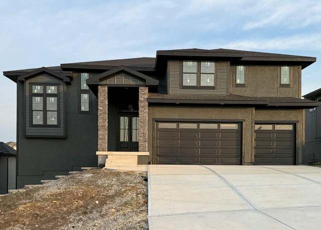 Property at 11468 S Violet St, Olathe, KS 66061, 6 beds, 4 baths