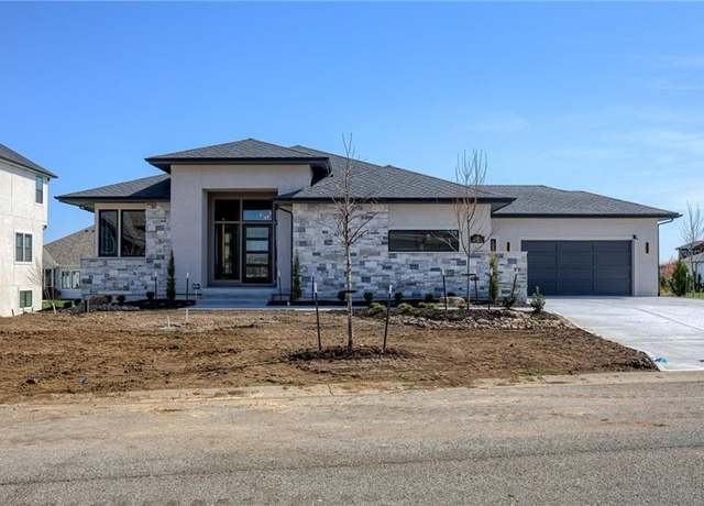 Property at 13610 Granada Dr, Leawood, KS 66224, 5 beds, 5.5 baths